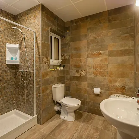 Summer Breeze 3 Bedroom Family Maisonette With Sunny Terrace In - By Getawaysmalta