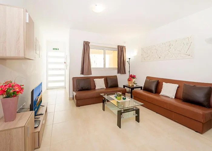 公寓 Summer Breeze 3 Bedroom Family Maisonette With Sunny Terrace In - By Getawaysmalta